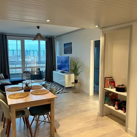 Apartment 3 Avec Wifi Proche Tram Et Aeroport Pensez A Valider Votre Demande De Reservation Via Le Mail Que Vous Recevez Svp *